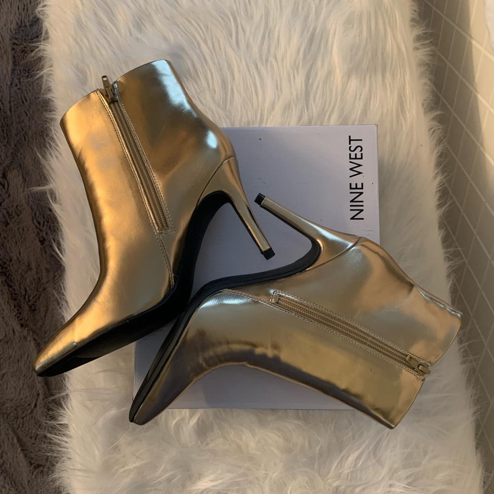 Brand New- Sz 7.5M Nine West Bronze Ankle Boots